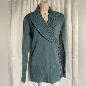 Pattie Boutique teal NWT great fitting sweater with amazing details!